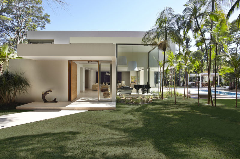 Impressive Morumbi Residence In São Paulo, Brazil impressive morumbi residence in so paulo brazil b5fc562
