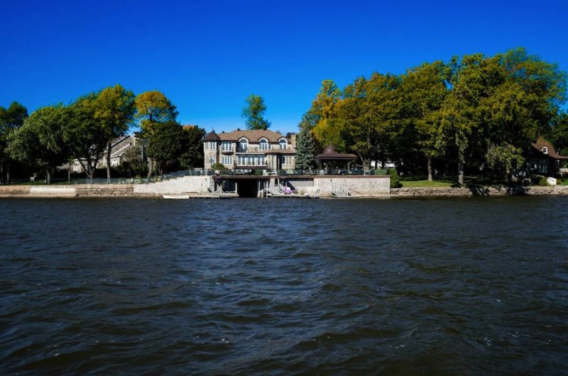 Incredible Waterfront Home in Québec, Canada incredible waterfront home in qubec canada 35082f9