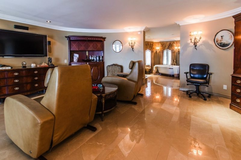 Incredible Waterfront Home in Québec, Canada incredible waterfront home in qubec canada 4651011