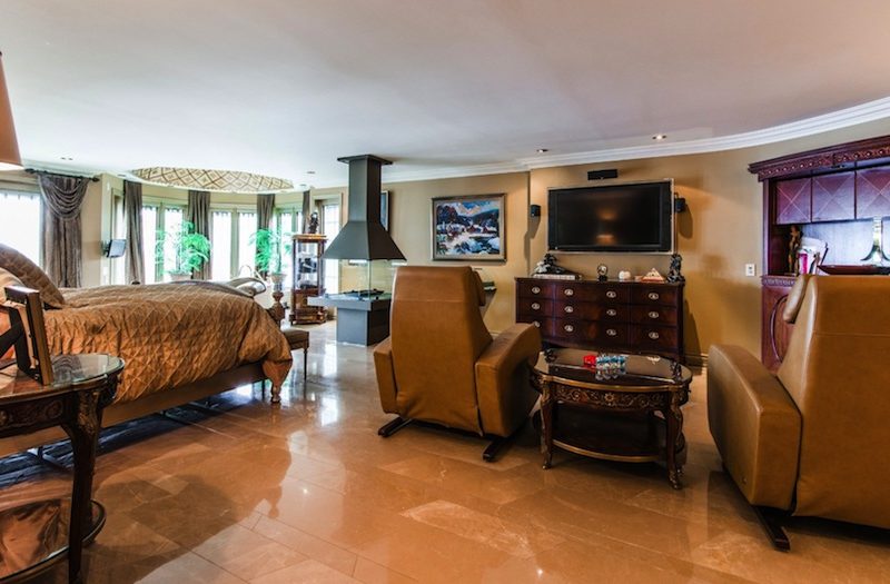 Incredible Waterfront Home in Québec, Canada incredible waterfront home in qubec canada 6dedf38