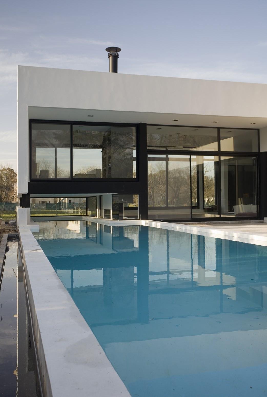 Ingenious Grand Bell House by Andres Remy Arquitectos ingenious grand bell house by andres remy arquitectos 0e40435