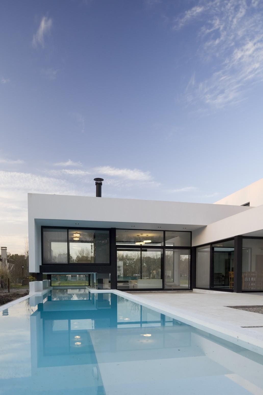 Ingenious Grand Bell House by Andres Remy Arquitectos ingenious grand bell house by andres remy arquitectos 27a6636