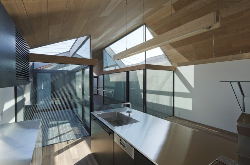 Insulated Neut House by APOLLO Architects & Associates insulated neut house by apollo architects associates 2edcd98