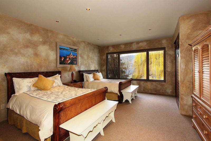 Jasmine's Cove Home In Lake Country, British Columbia jasmines cove home in lake country british columbia f40cc59