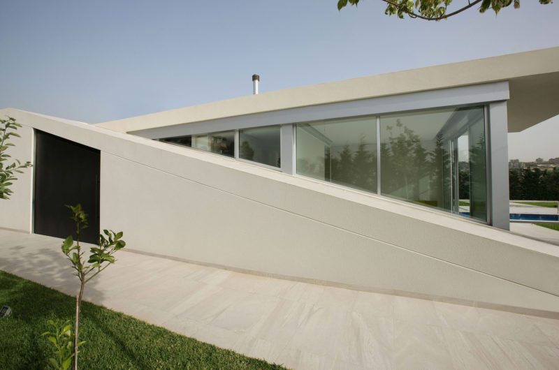 Jiyeh Villa Is A Lovely Home In Lebanon jiyeh villa is a lovely home in lebanon c11abd5