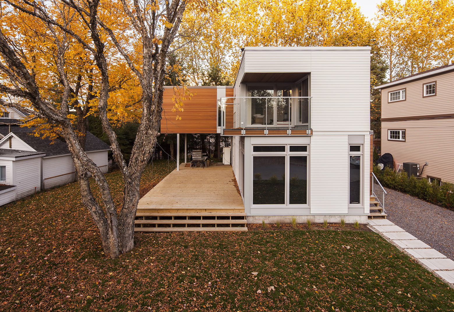 L-House In Fossambault-sur-le-Lac, Canada l house in fossambault sur le lac canada 1812806