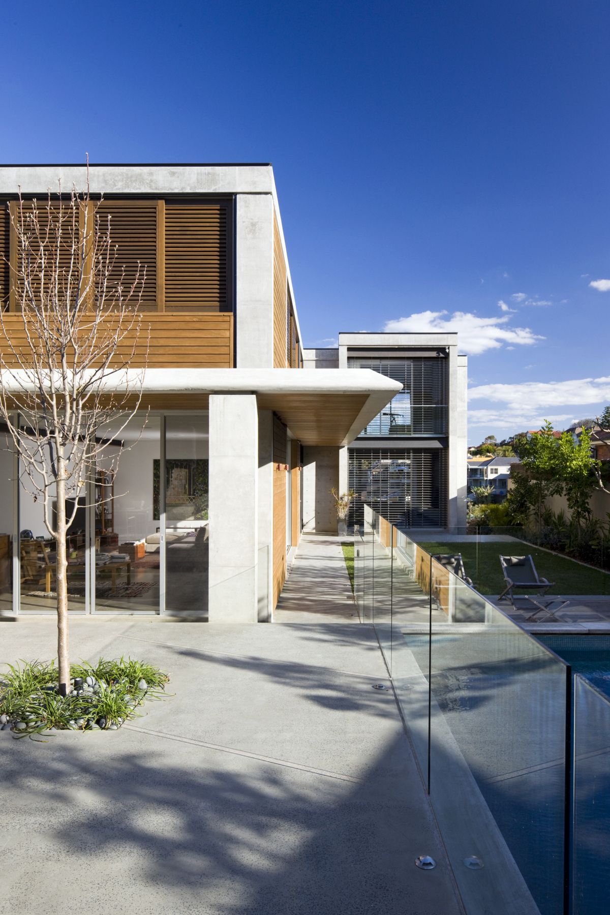 L-shaped Clovelly Residence by Tzannes Associates l shaped clovelly residence by tzannes associates 5c9f679