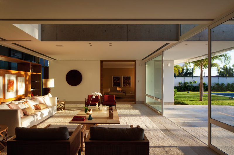 L-shaped FG Residence by Reinach Mendoça Arquitectos Associados l shaped fg residence by reinach mendoa arquitectos associados 68beb9e