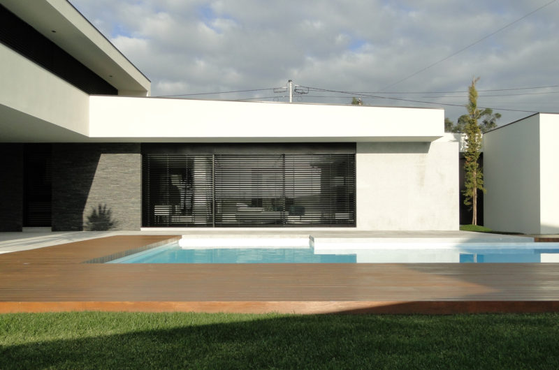 L-Shaped Villa Nova in Farmalicao by Arquitectura.501 l shaped villa nova in farmalicao by arquitectura501 6d326e3