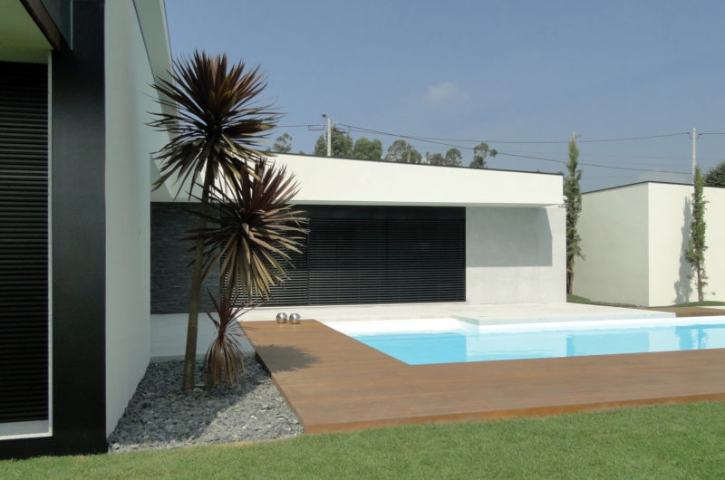 L-Shaped Villa Nova in Farmalicao by Arquitectura.501 l shaped villa nova in farmalicao by arquitectura501 86bd886