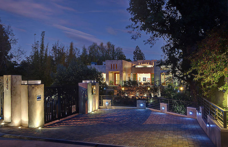 Luxurious Museum-Like Home In Los Angeles, California luxurious museum like home in los angeles california d0a12ad