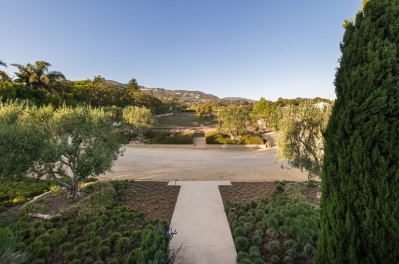 Magnificent Malibu Estate Is Worth $24.9 Million magnificent malibu estate is worth 249 million a4c74c0