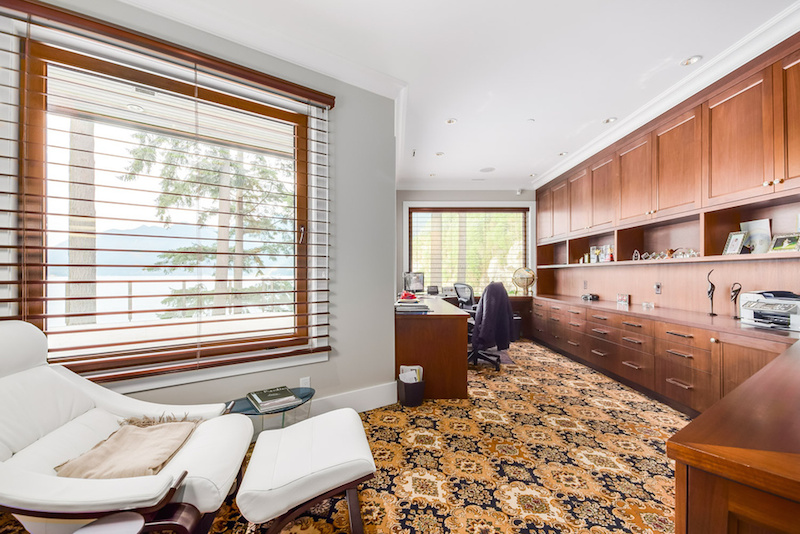 Magnificent Mediterranean Villa In Isleview Road, Canada magnificent mediterranean villa in isleview road canada 8a77488