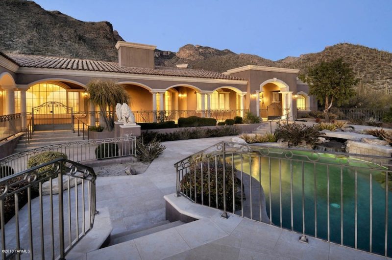 Manicured Car Enthusiast's Dream Home in U.S manicured car enthusiasts dream home in us df438ca