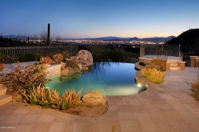 Manicured Car Enthusiast's Dream Home in U.S manicured car enthusiasts dream home in us e532ca6