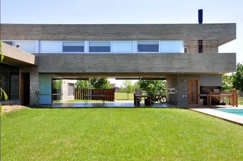 Massive KM House by Estudio Pablo Gagliardo massive km house by estudio pablo gagliardo 48d4602