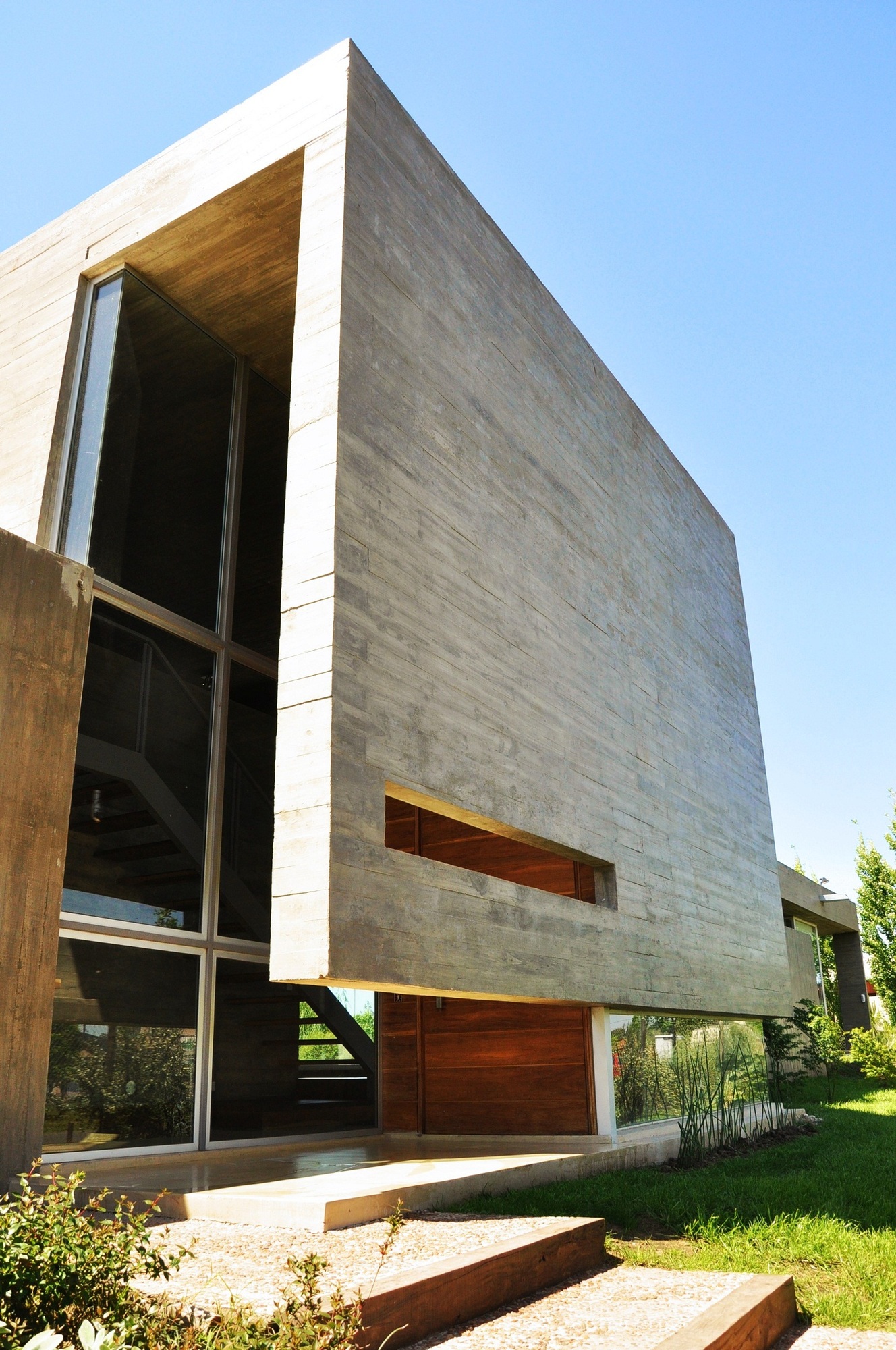 Massive KM House by Estudio Pablo Gagliardo massive km house by estudio pablo gagliardo 6fd12c9