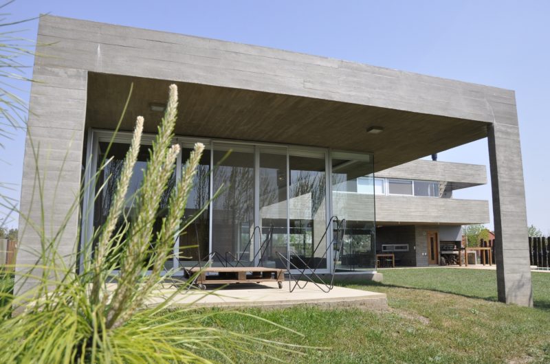 Massive KM House by Estudio Pablo Gagliardo massive km house by estudio pablo gagliardo a156718