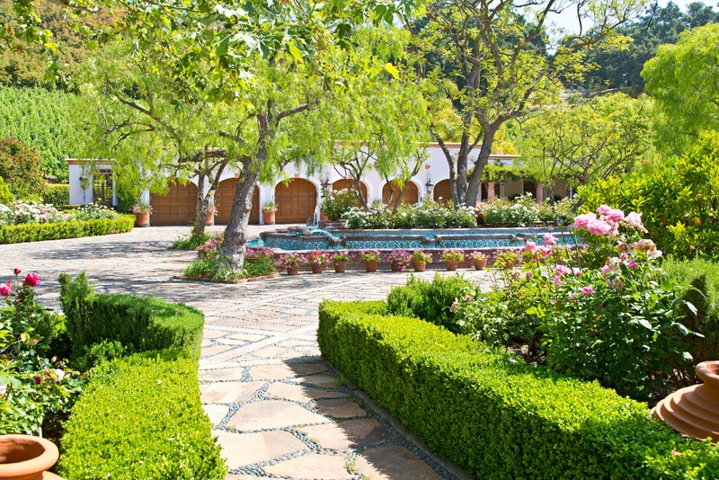 Mexican-Inspired Malibu Estate and Vineyard mexican inspired malibu estate and vineyard 587a26d