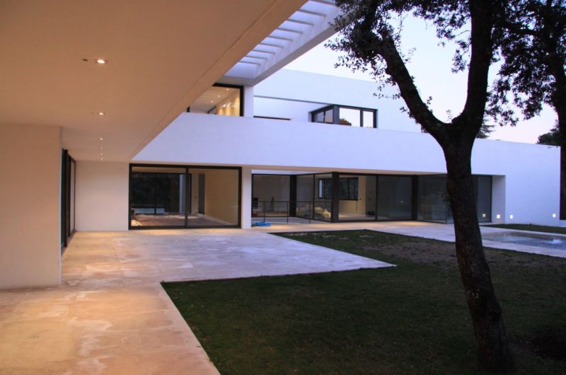Modern and Luxurious Vivienda La Florida Residence in Madrid modern and luxurious vivienda la florida residence in madrid 08f91b6