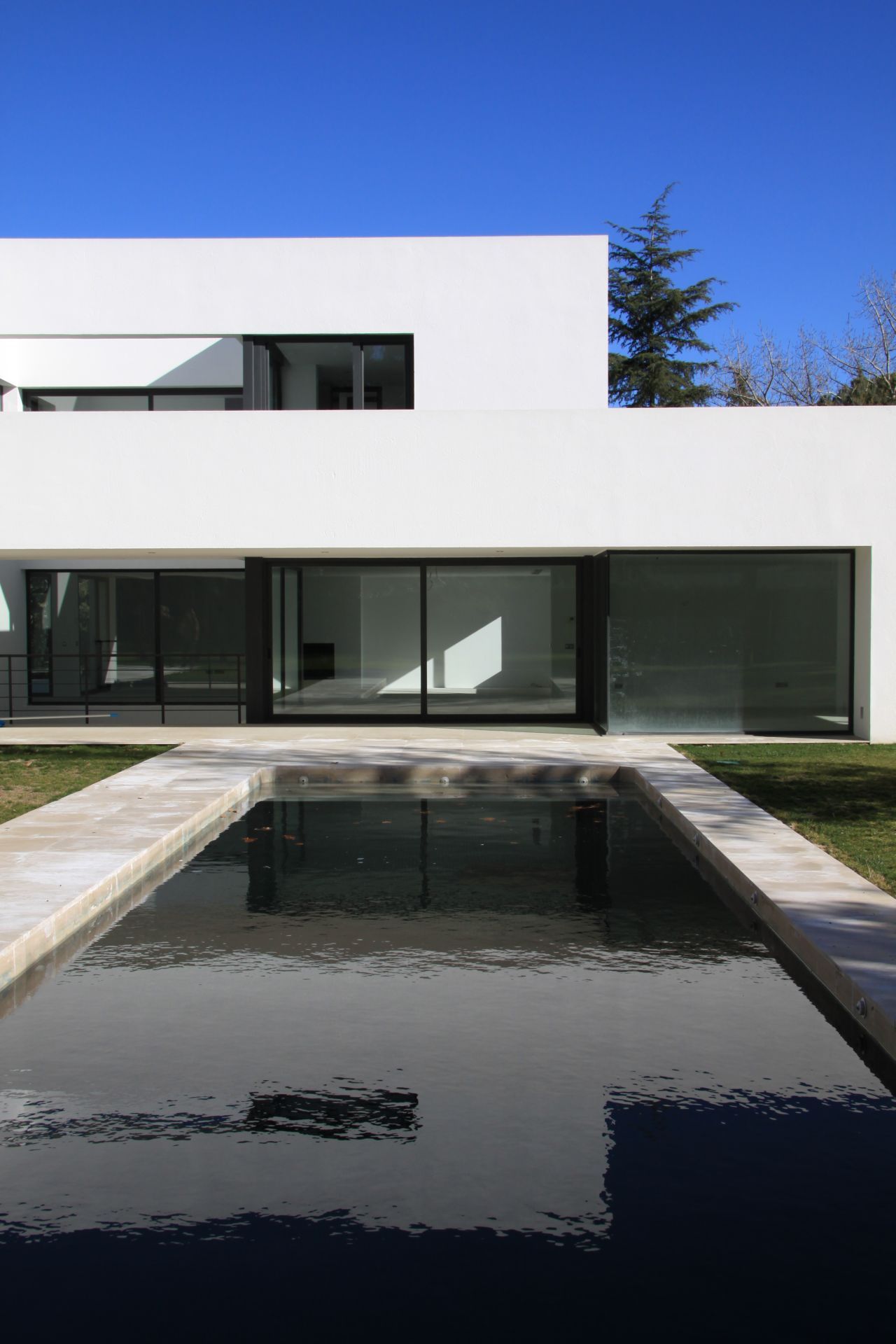 Modern and Luxurious Vivienda La Florida Residence in Madrid modern and luxurious vivienda la florida residence in madrid 0cb0d8f