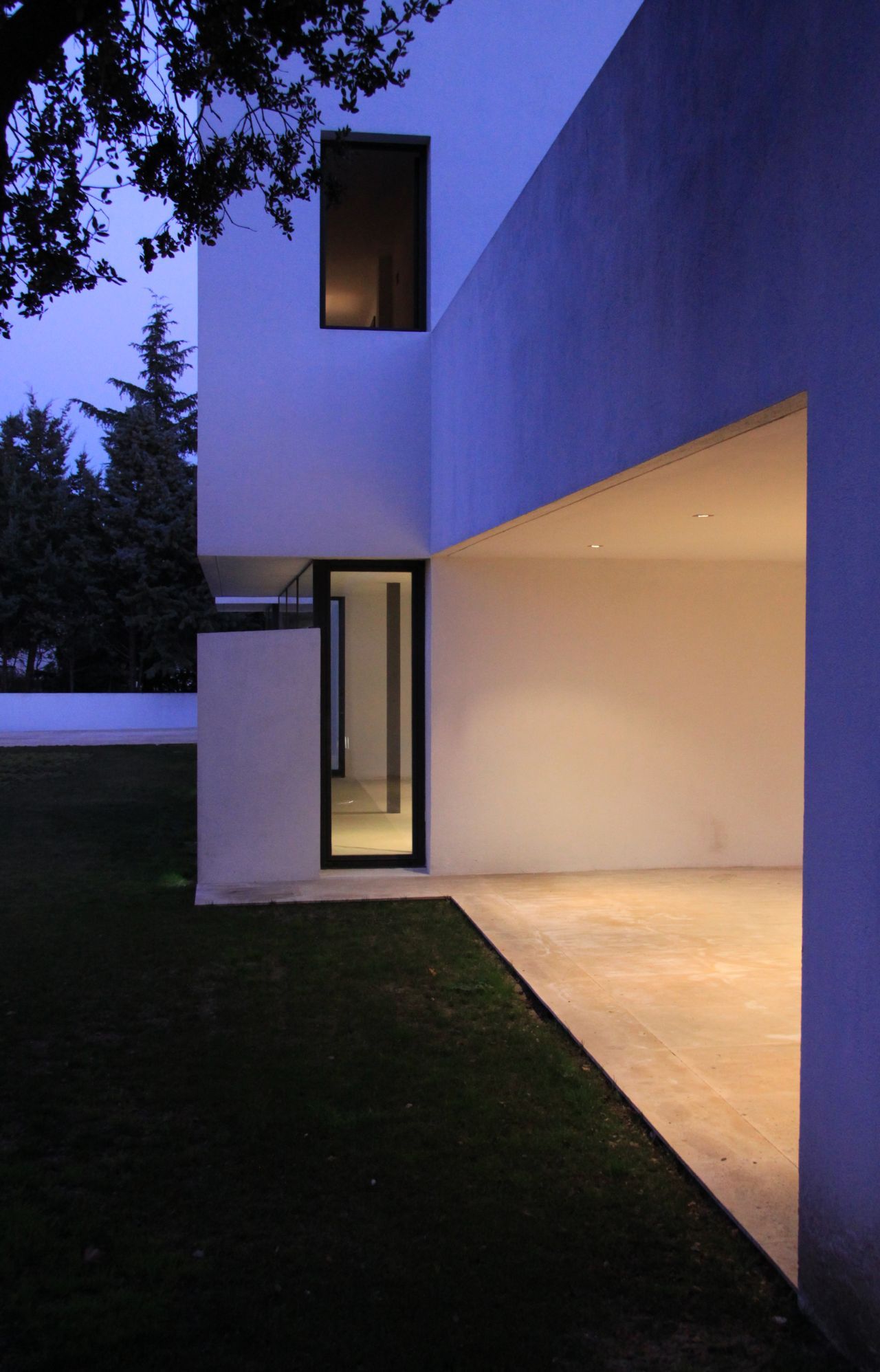 Modern and Luxurious Vivienda La Florida Residence in Madrid modern and luxurious vivienda la florida residence in madrid e01e278