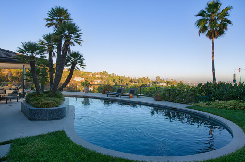 Modern Residence in Beverly Hills by Marmol + Radziner AIA modern residence in beverly hills by marmol radziner aia 0f4c68d