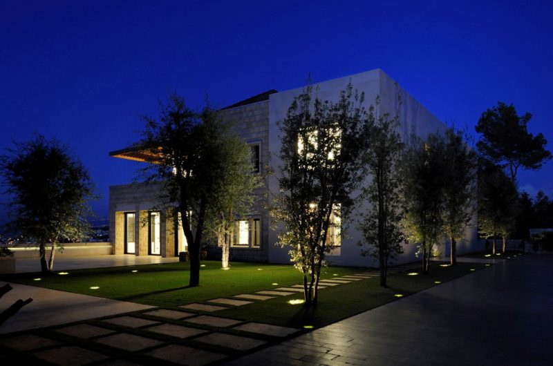 Modern Villa Yarze by by Raëd Abillama Architects modern villa yarze by by rad abillama architects d1bbd1e