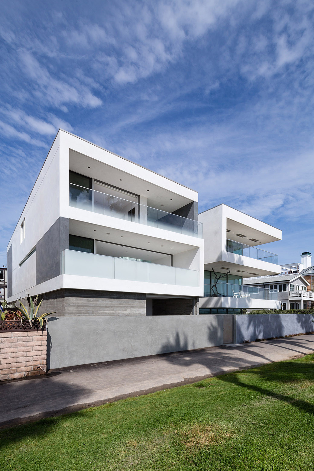 Modern Zig-Zag House In Venice, Los Angeles, USA modern zig zag house in venice los angeles usa e844e4a