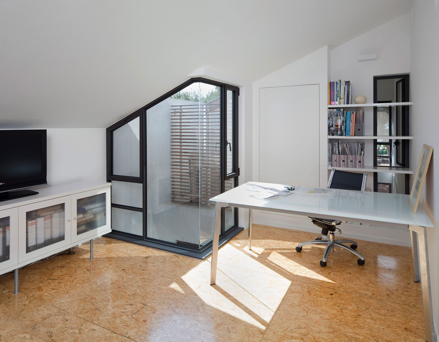 Narrow House Y in Tel Aviv by Ohad Yehieli narrow house y in tel aviv by ohad yehieli 466aa19