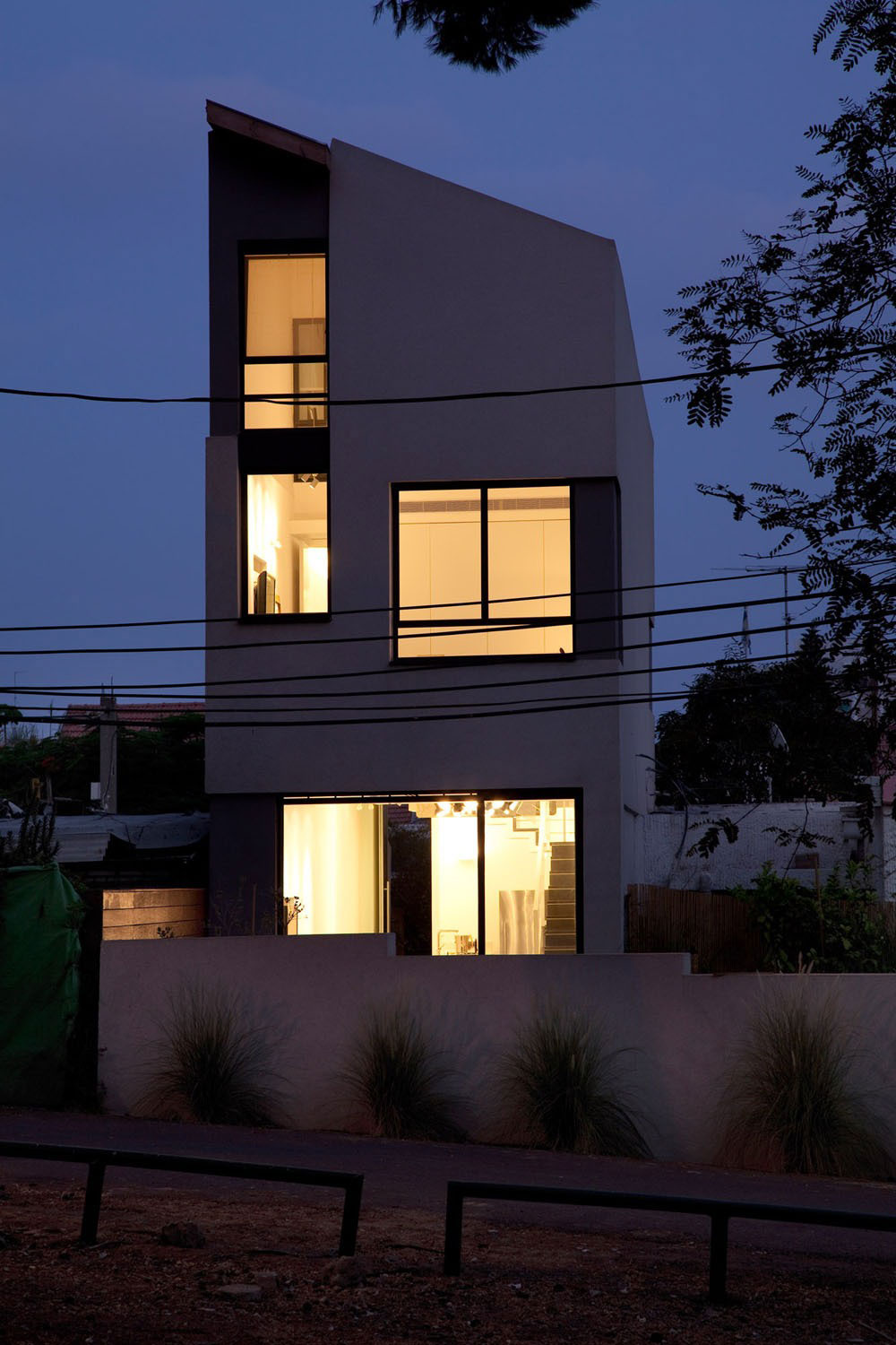 Narrow House Y in Tel Aviv by Ohad Yehieli narrow house y in tel aviv by ohad yehieli 4cfe221