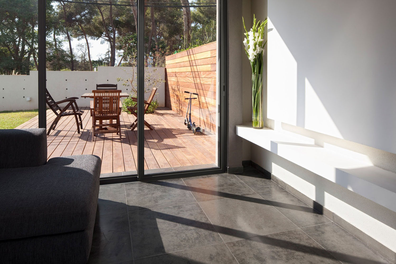 Narrow House Y in Tel Aviv by Ohad Yehieli narrow house y in tel aviv by ohad yehieli bb0a88f