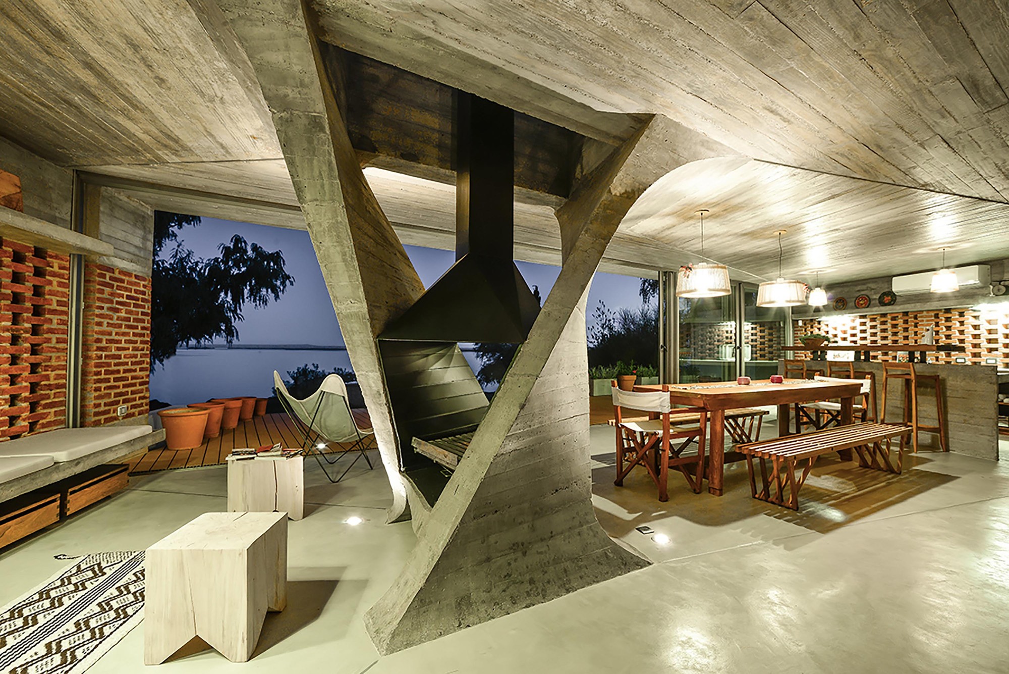 One Column House In Río Negro Province, Argentina one column house in ro negro province argentina 8282ce2