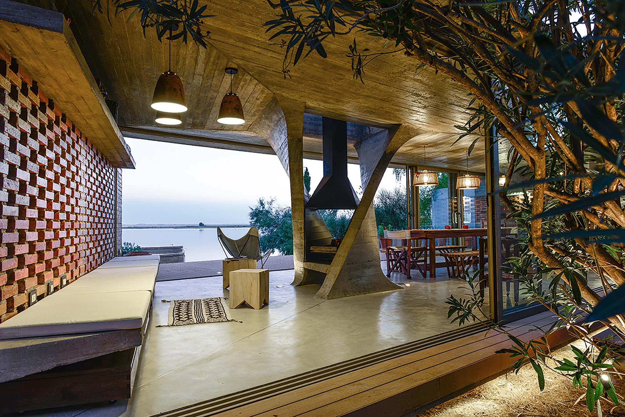 One Column House In Río Negro Province, Argentina one column house in ro negro province argentina 8e113b9