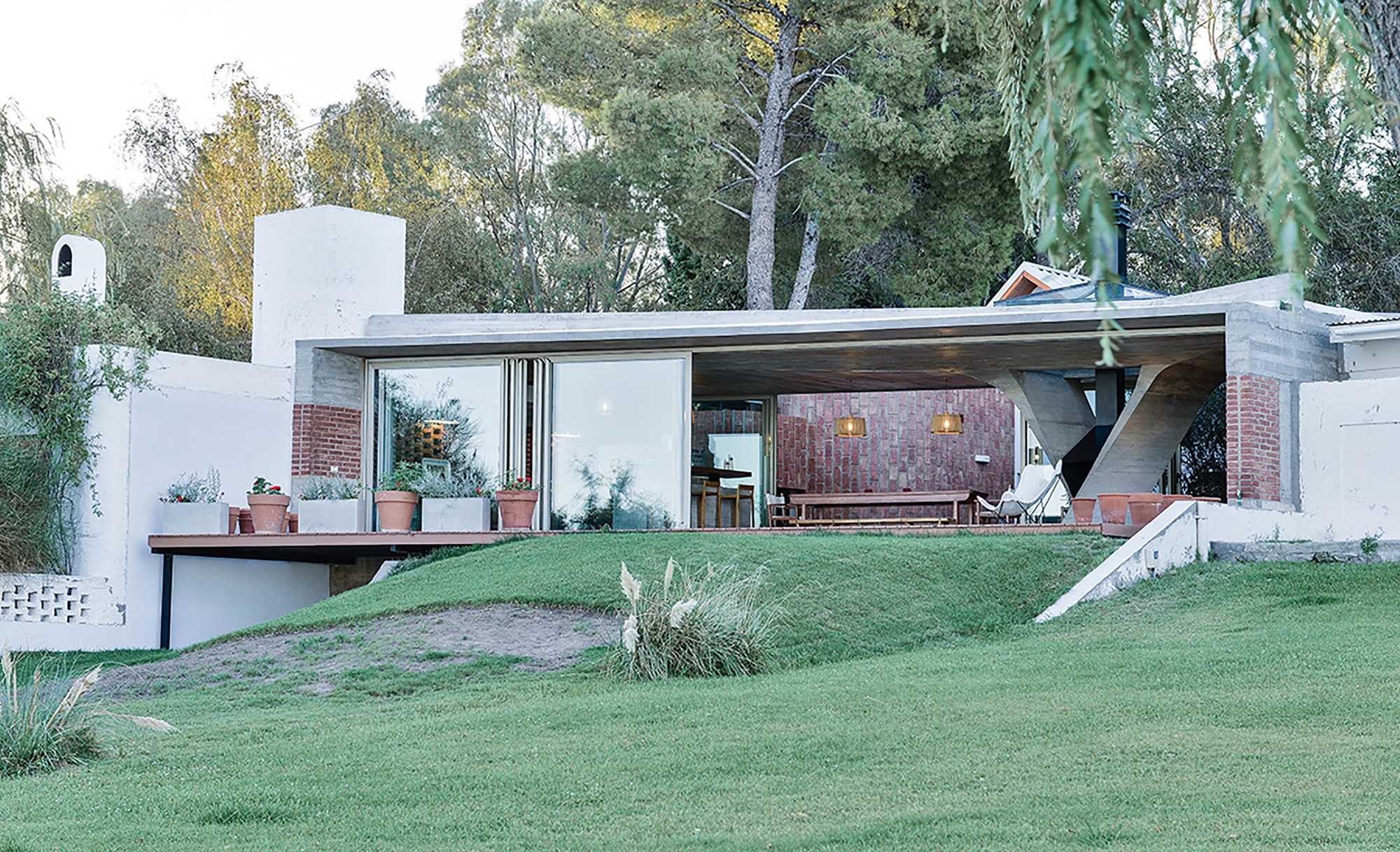 One Column House In Río Negro Province, Argentina one column house in ro negro province argentina b51f366
