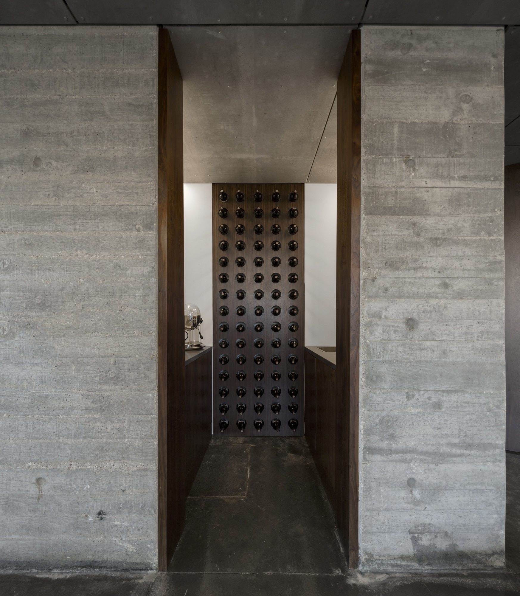 Outdoor connected C+P House by Gonçalo das Neves Nunes outdoor connected cp house by gonalo das neves nunes 288704c