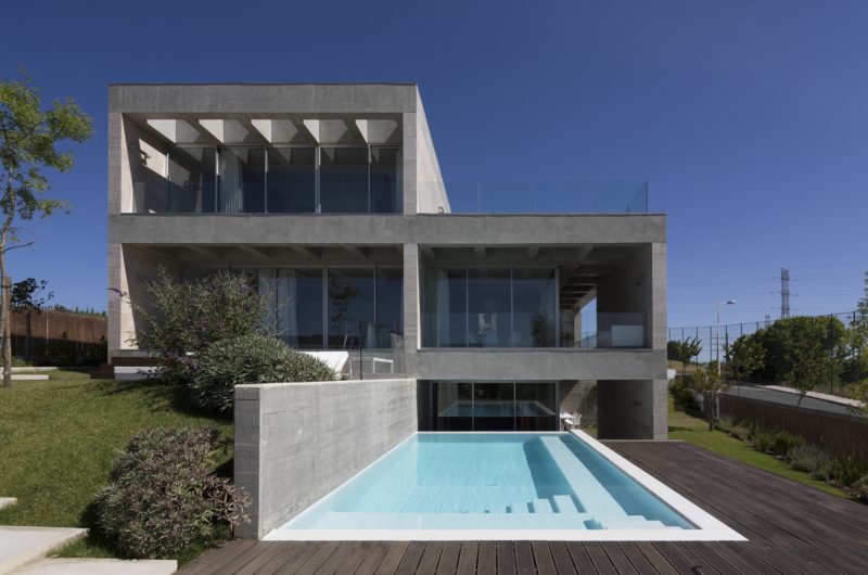 Outdoor connected C+P House by Gonçalo das Neves Nunes outdoor connected cp house by gonalo das neves nunes ed9358d