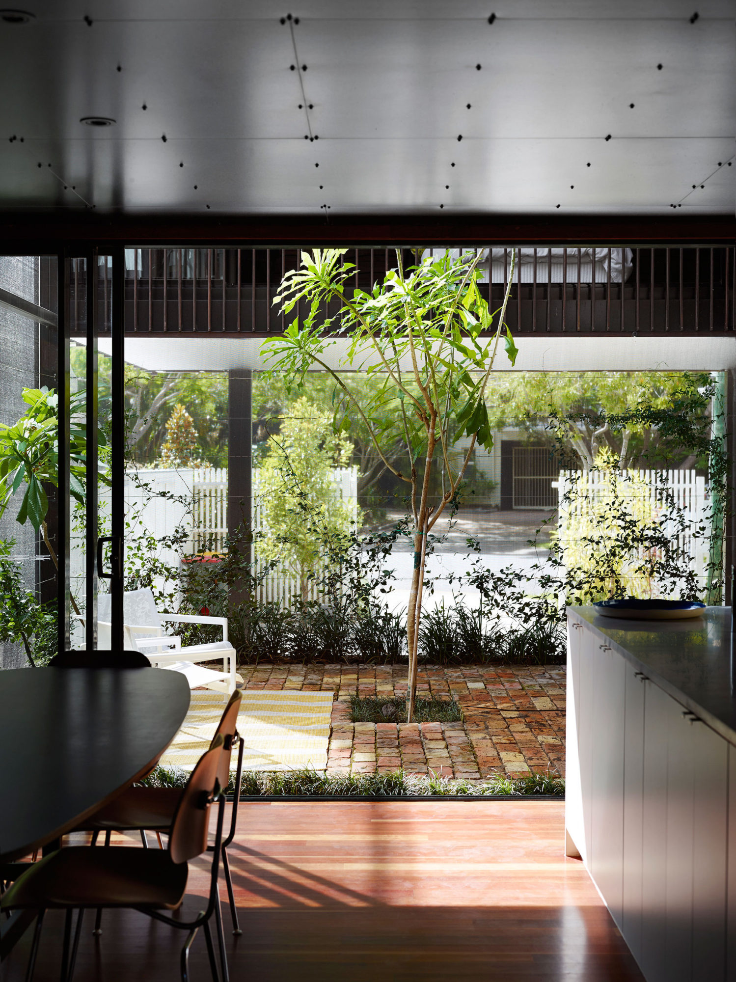 Oxlade Drive House In Brisbane, Australia oxlade drive house in brisbane australia 2a8c134