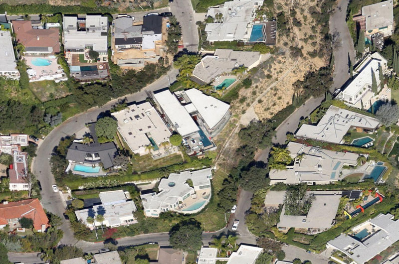 Panoramic Blue Jay Way Residence by McClean Design panoramic blue jay way residence by mcclean design 099524a