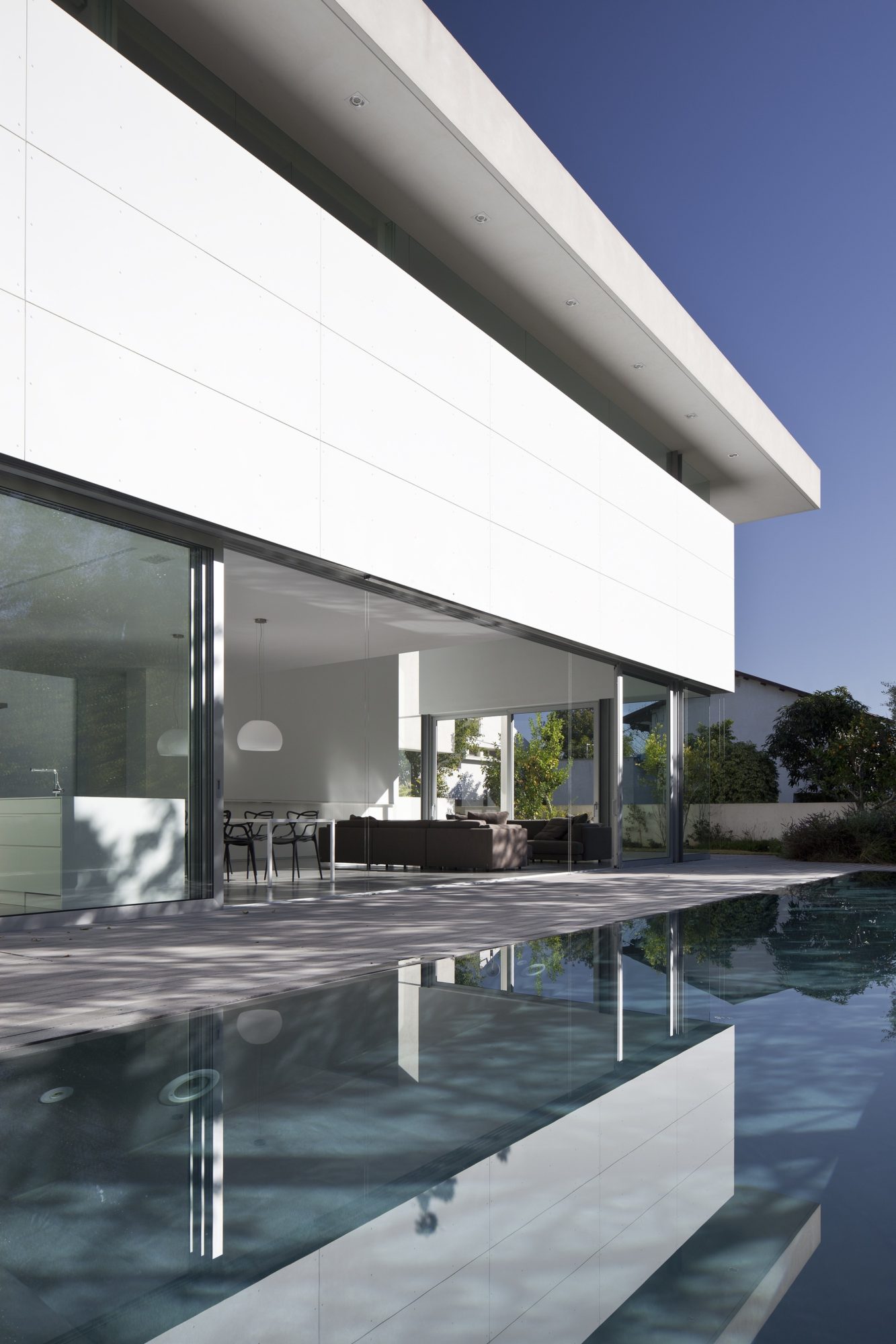 Plain G House by Axelrod Architects + Pitsou Kedem Architect plain g house by axelrod architects pitsou kedem architect 1e4bdd6