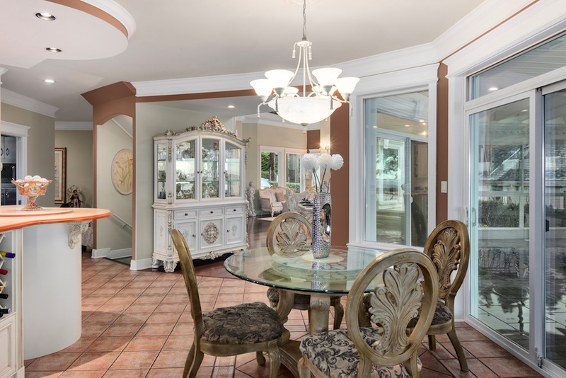 Prestigious Italian Waterfront Manor prestigious italian waterfront manor 3b4bbcb