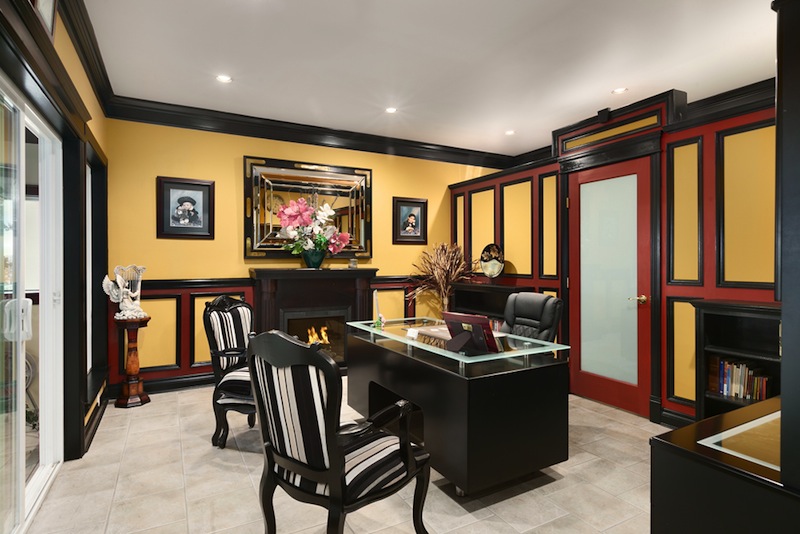 Prestigious Italian Waterfront Manor prestigious italian waterfront manor 9936041