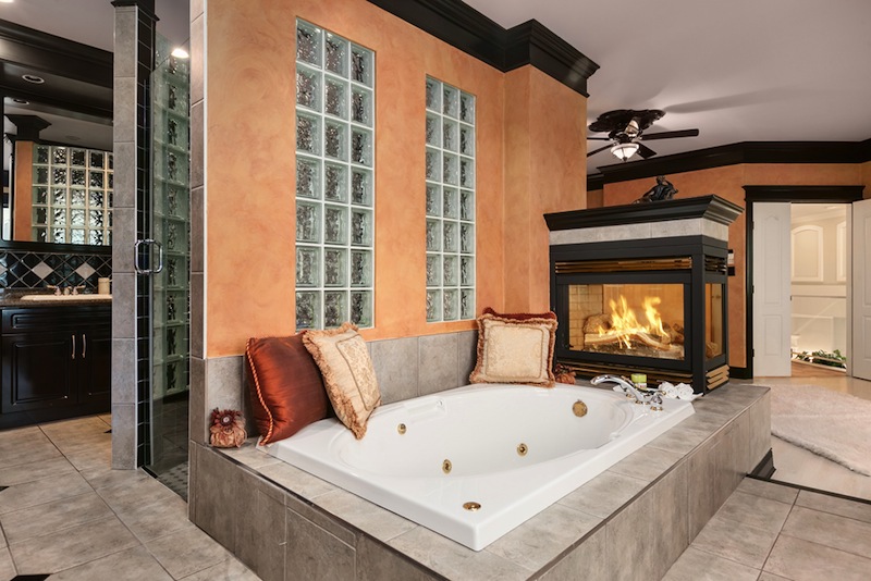 Prestigious Italian Waterfront Manor prestigious italian waterfront manor d0f1bed