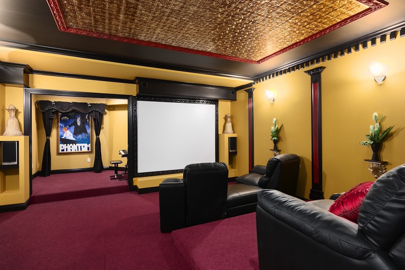 Prestigious Italian Waterfront Manor prestigious italian waterfront manor e2b9357