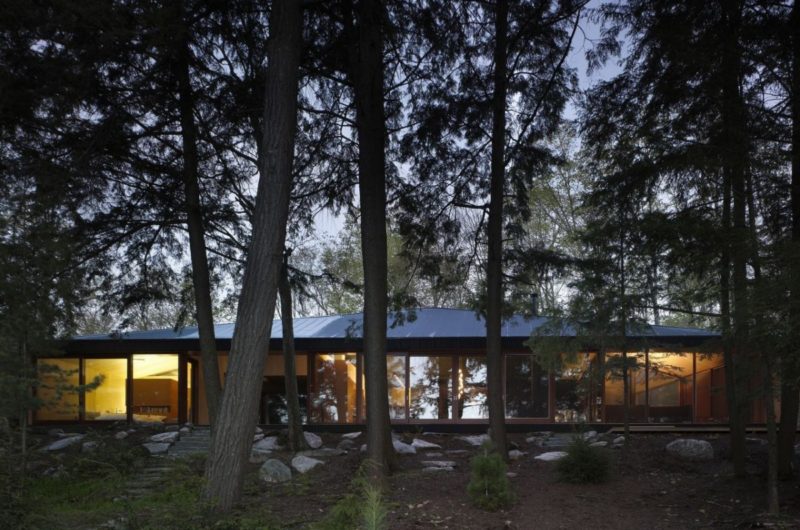 Private Clear Lake Cottage by MacLennan Jaunkalns Miller Architects private clear lake cottage by maclennan jaunkalns miller architects d058524