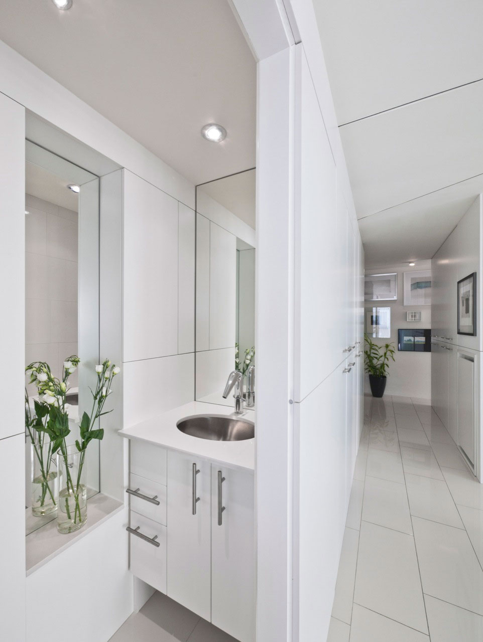 Radiant redeveloper Apartment by Kariouk Associates radiant redeveloper apartment by kariouk associates 1cc0151