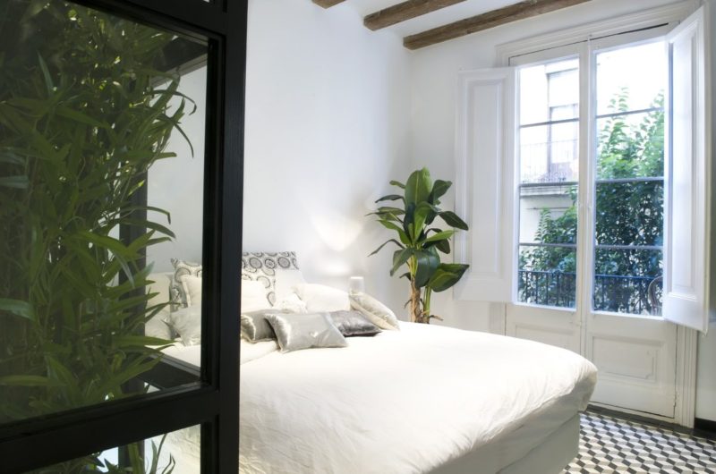 Reassuring Living by the Market by Egue & Seta reassuring living by the market by egue seta 6e60101