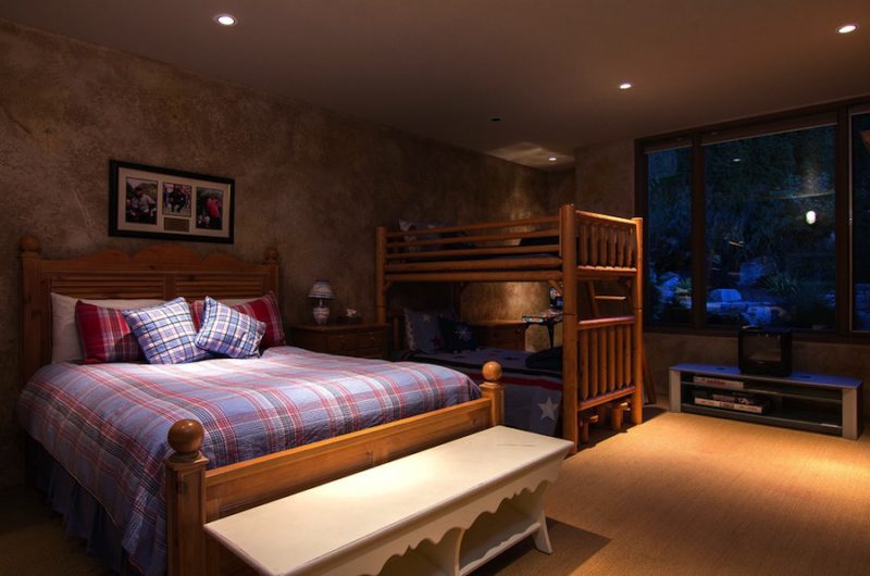 Refined Lakeshore Residence in British Columbia, Canada refined lakeshore residence in british columbia canada 234895f