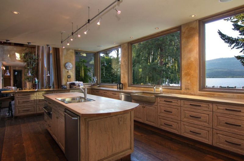 Refined Lakeshore Residence in British Columbia, Canada refined lakeshore residence in british columbia canada 75fe662