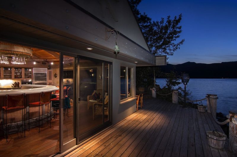 Refined Lakeshore Residence in British Columbia, Canada refined lakeshore residence in british columbia canada b9168f2